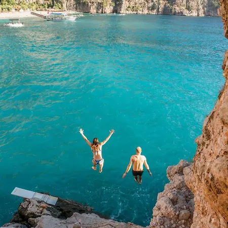 Butterfly Valley Glamping 럭셔리텐트 페티예