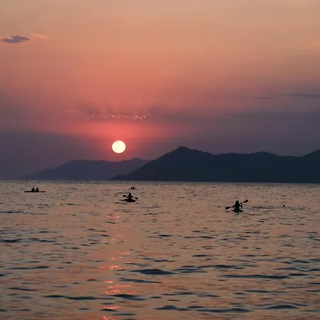 Butterfly Valley Glamping 페티예