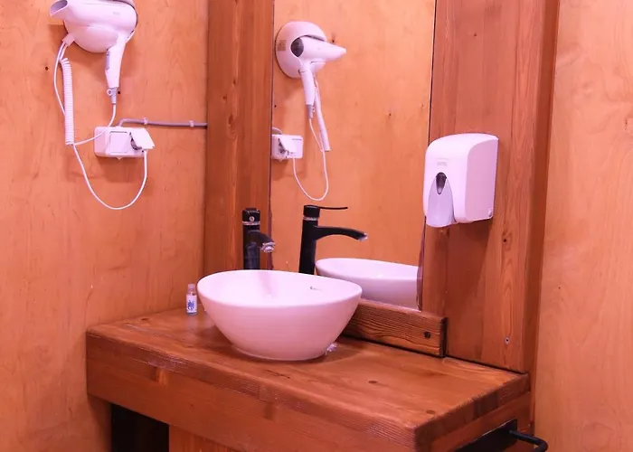 אוהל מפואר Butterfly Valley Seaside Glamping פאטהיה